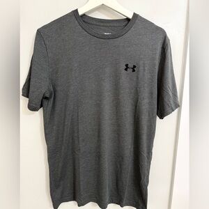 Under Armour Men's Charcoal grey Tee - size M